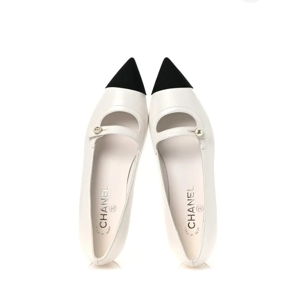 CHANEL White Leather Mary Janes with Black Cap Toe